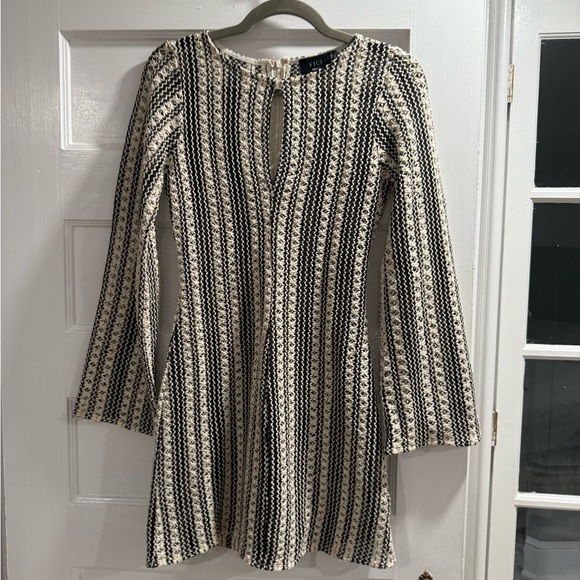 Vici Black and Cream Crochet Coverup - Picture 3 of 5